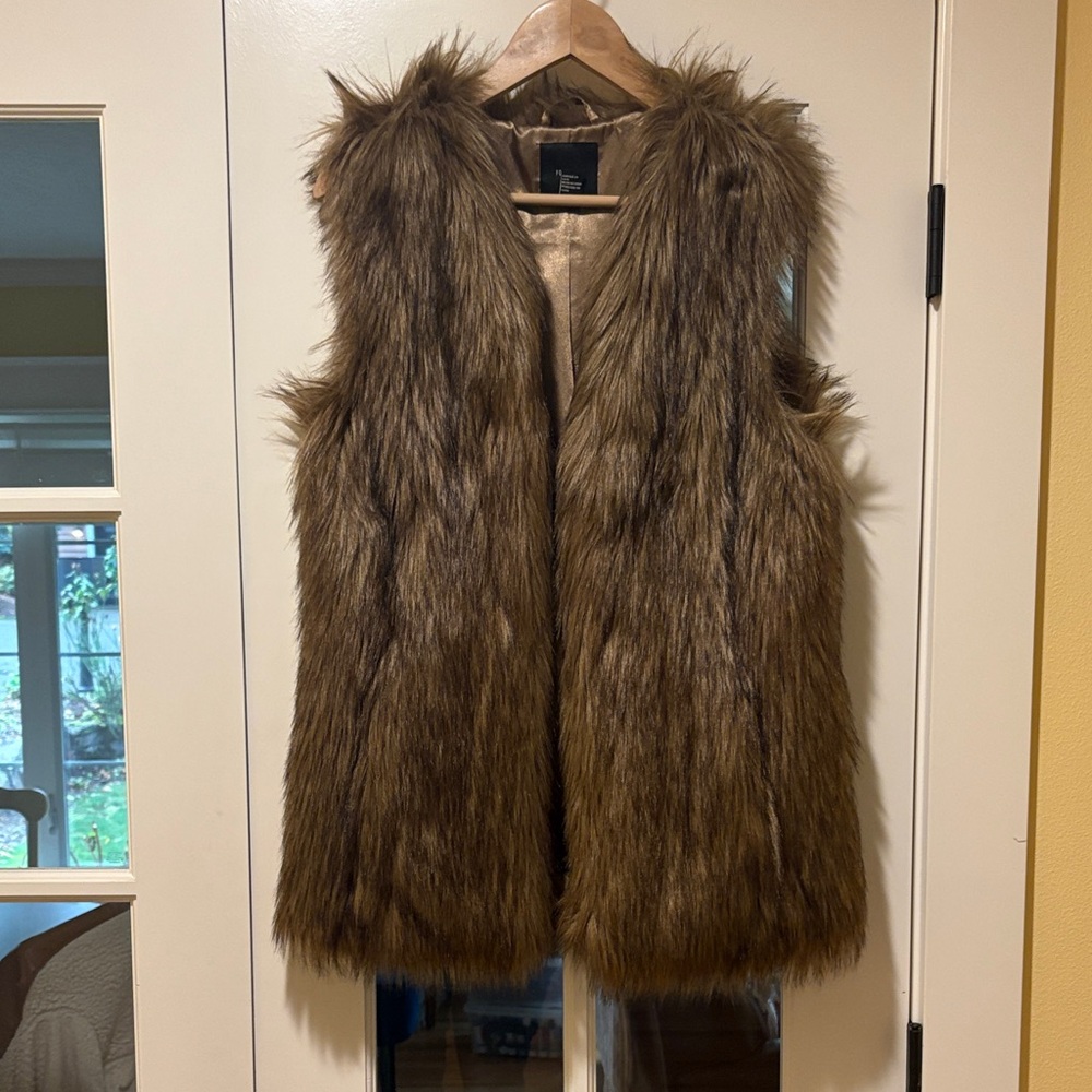 Forever 21 Faux Fur Vest in Brown S